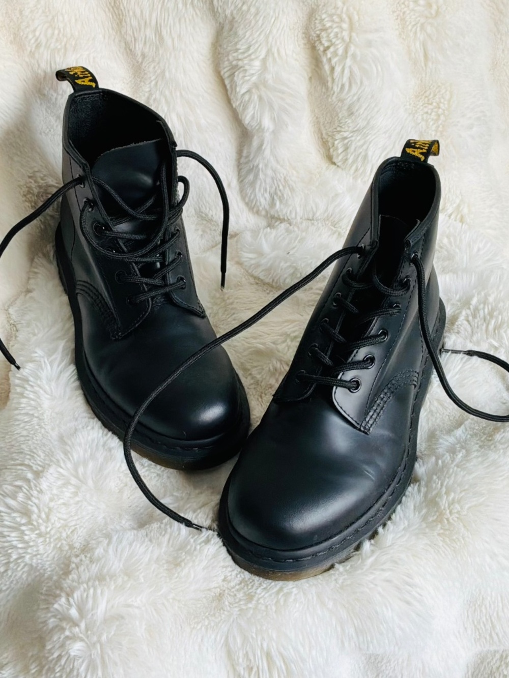 Dr. Martens Unisex 101 Smooth Leather 6-Eye Boots - Black Excellent Condition